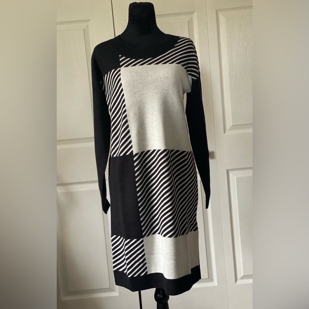 NewYork & co Women’s Sweater Dress Size Small